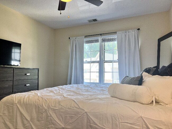 Master bedroom: alternate view - 704 Rapidan River Ct