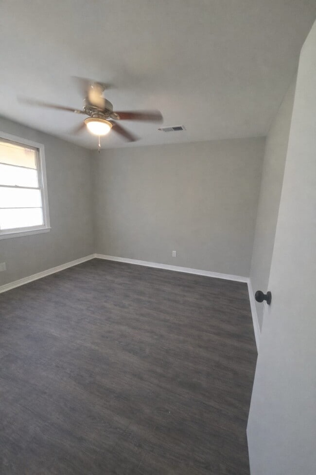 Building Photo - 1330 West Dr