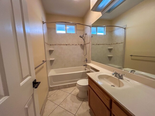 Building Photo - 3 Bedroom Home for Rent in Chico CA | Garage, Private Yard, Central HVAC