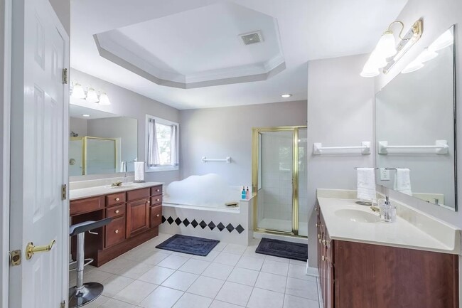 Building Photo - 1702 Clay Brooke Ct SE