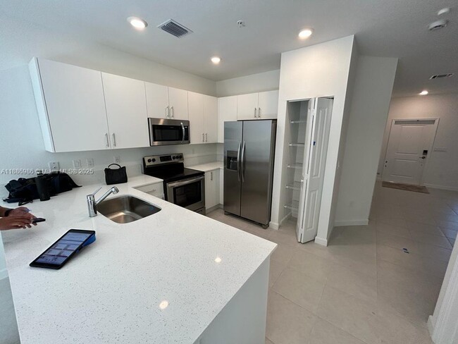 Building Photo - 229 SW 159th Way