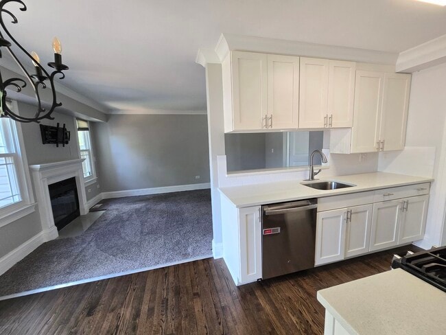 Building Photo - 1217 Springdale Cir
