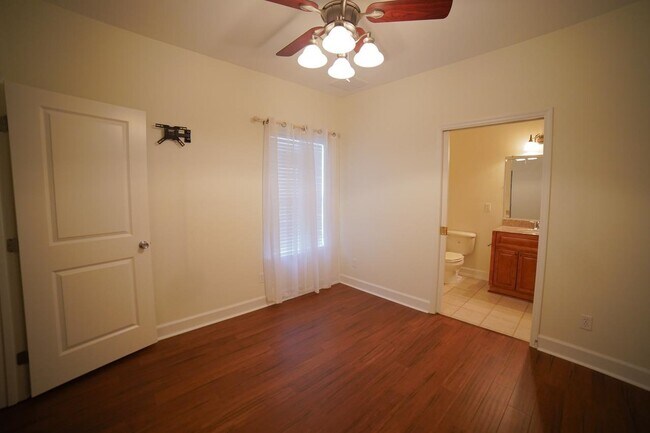 Building Photo - 2400 Tippecanoe Ridge