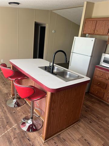 Building Photo - 3370 Surfside Dr