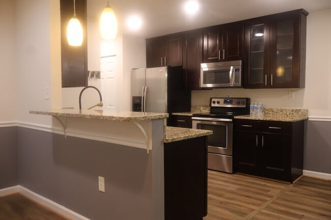 Building Photo - 7617 Swan Terrace