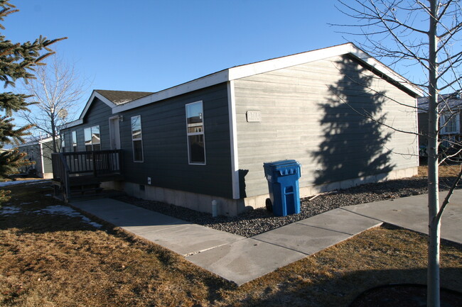 Building Photo - 3 bedroom 2 bathroom manufactured home