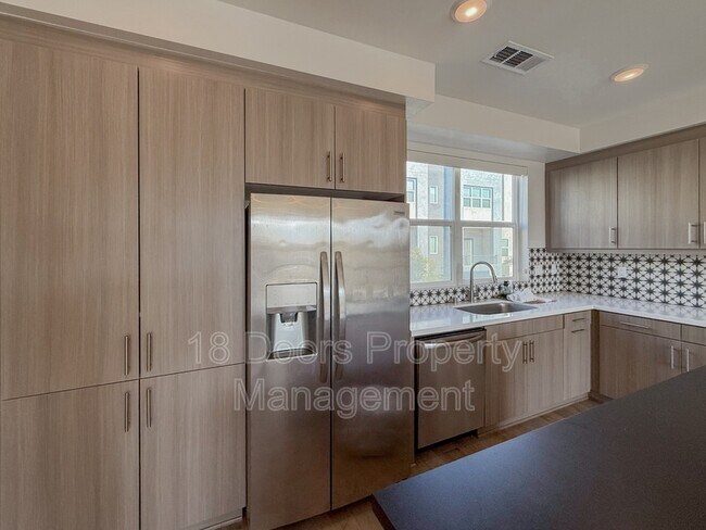 Building Photo - 10482 San Diego Mission Rd