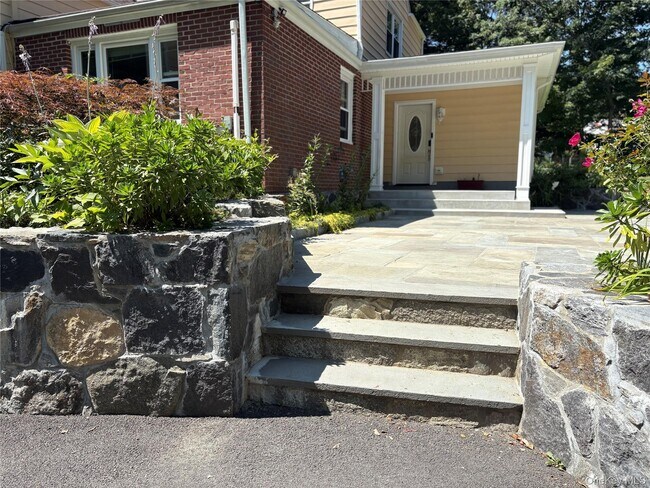 Primary Photo - 193 Chappaqua Rd