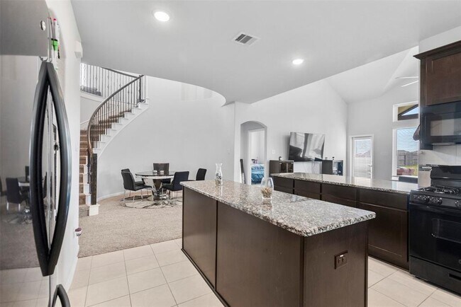 Building Photo - 2405 Bayrose Dr