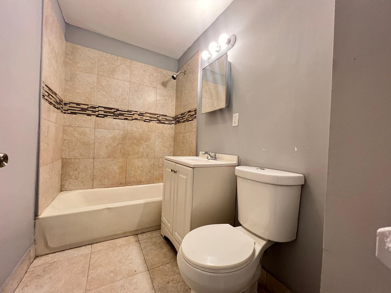 240 Bergen Ave 3R - 232 Bergen Ave