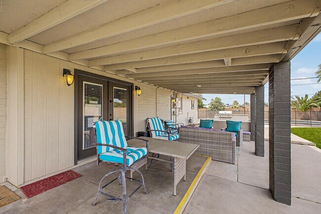 Building Photo - 3346 E Cochise Rd