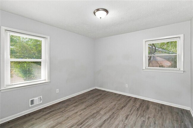 Building Photo - 10200 Top Tree Ct