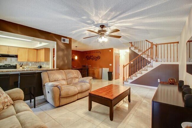 Building Photo - 2610 18th Ave S