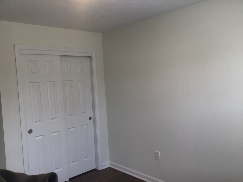 Building Photo - 2070 Whispering Wind Ln