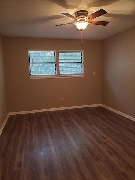 Building Photo - 9008 Sanger Dr