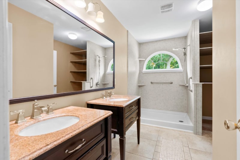 Building Photo - 9220 S Moreto Cir