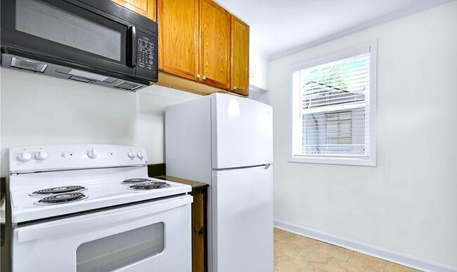 Building Photo - 803 Googe St