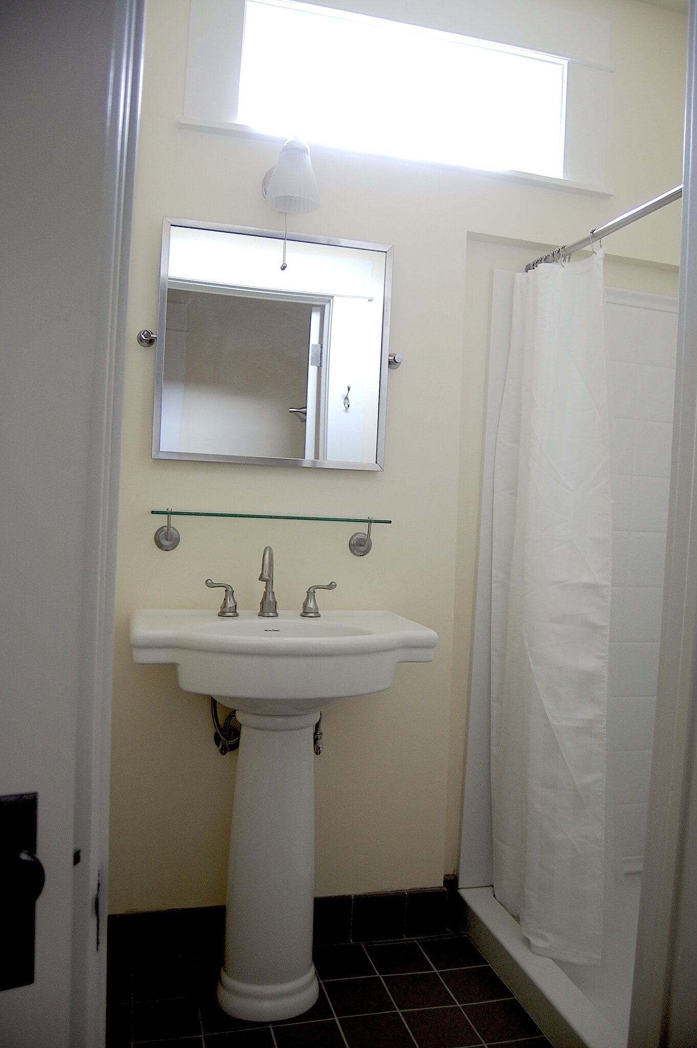 bath room with a shower - 704 E Guenther St