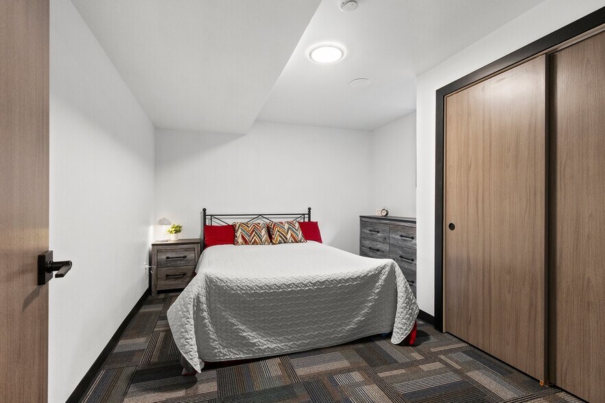 Building Photo - 2804 W Spencer St