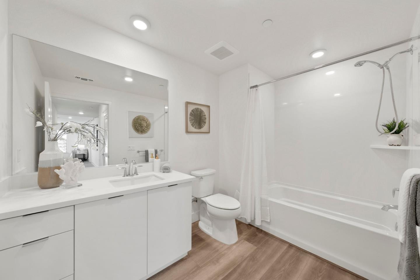 Building Photo - 3578 Rambla Pl