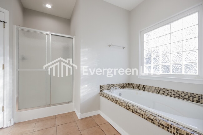 Building Photo - 50 Sunderland Dr