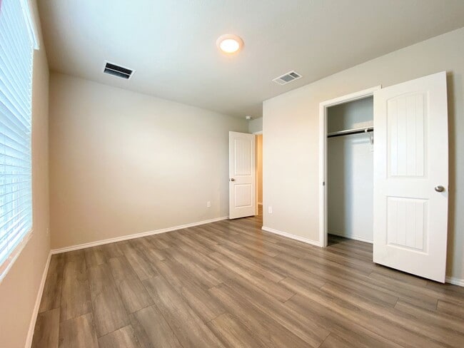 Building Photo - 15016 Upland Willow Rd