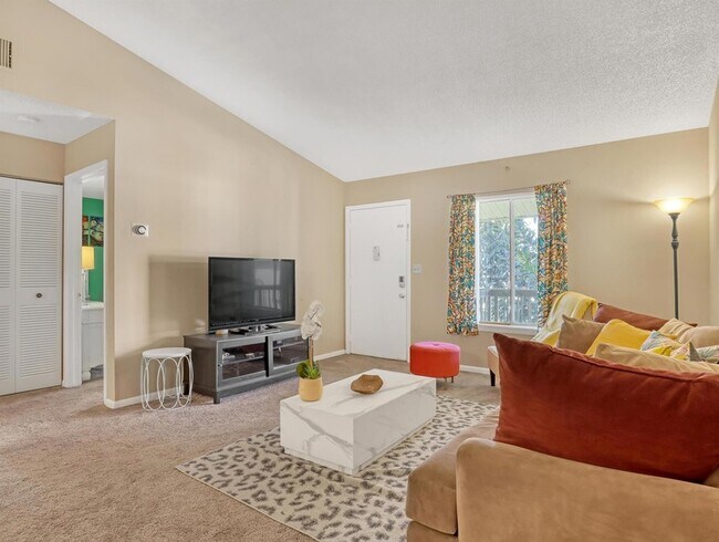 Building Photo - 6552 Chasewood Dr