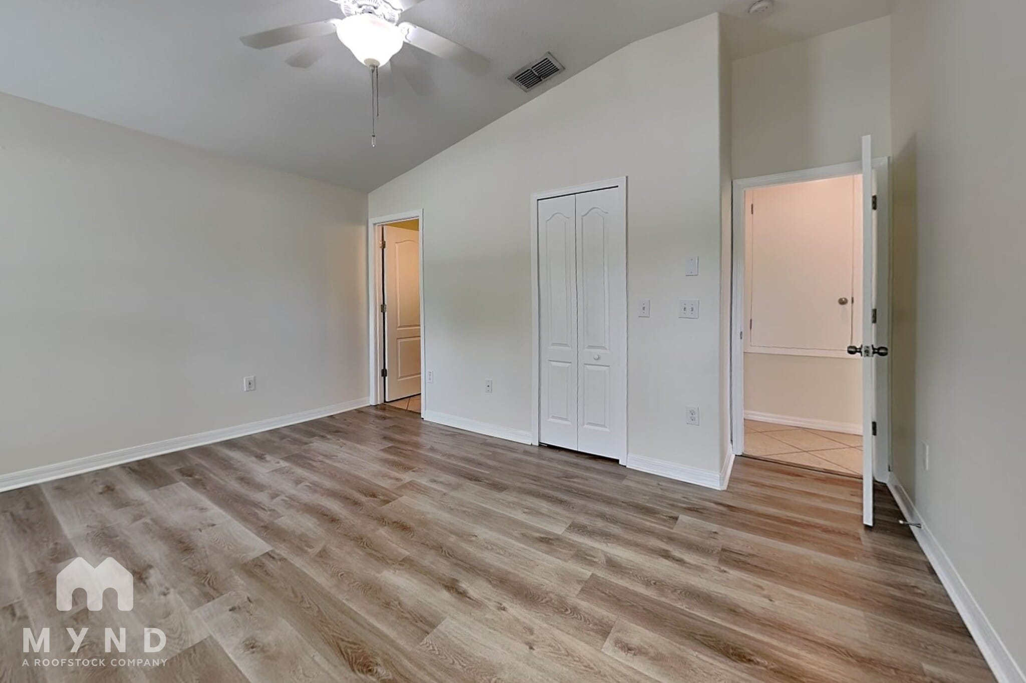 Building Photo - 1212 Oak Pond St