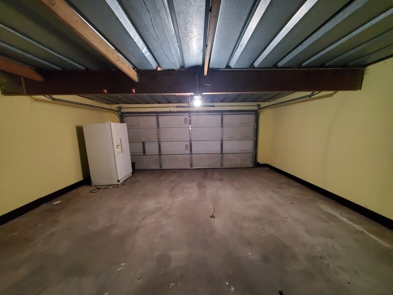 Garage - 12400 Brookglade Cir
