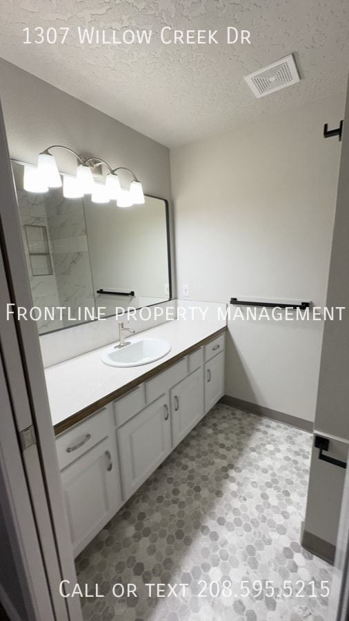 Building Photo - 1307 Willow Creek Dr