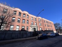 Building Photo - 364 E 59th St