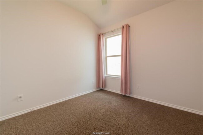 Building Photo - 6375 Darlington Ave