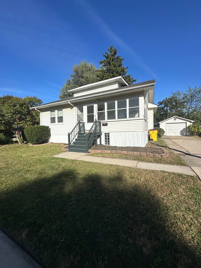 Primary Photo - 22822 Hayes Ave