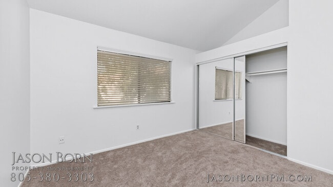 Building Photo - 4273 Las Virgenes Rd