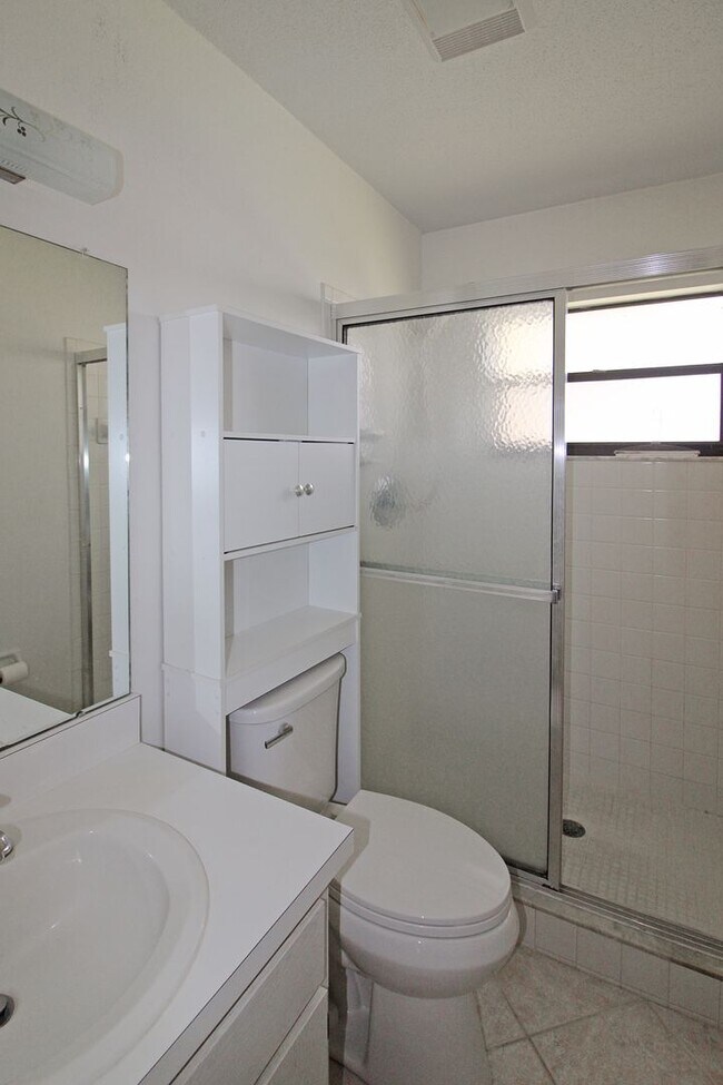 Building Photo - Venice East Annual Home for Rent