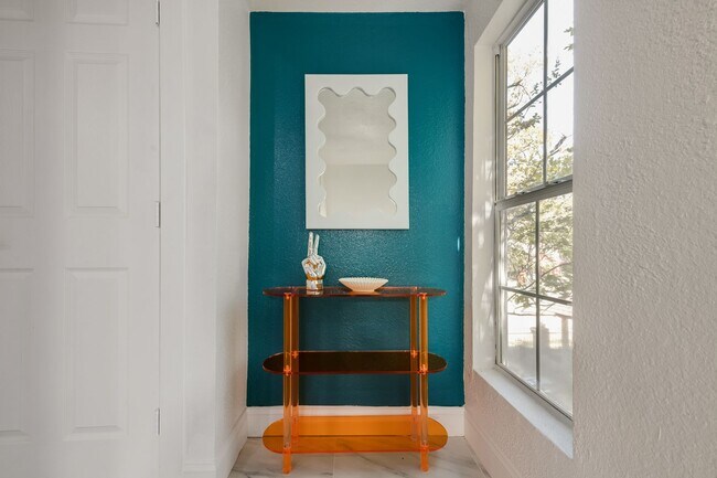 Building Photo - 5624 Eastside Ave