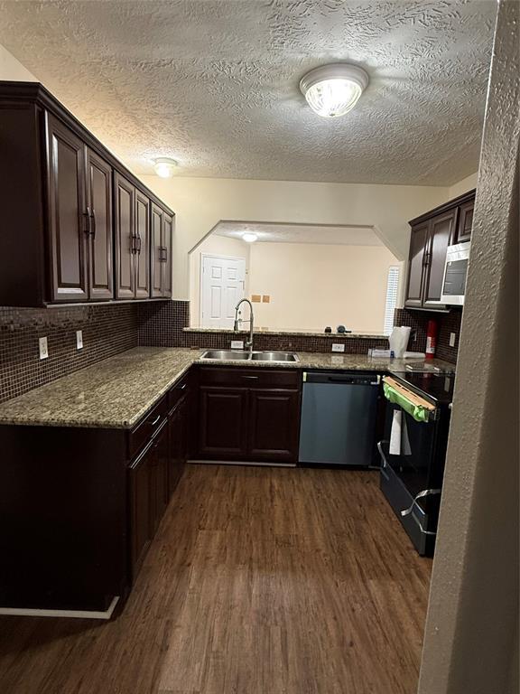 Building Photo - 15002 Jerek Dr
