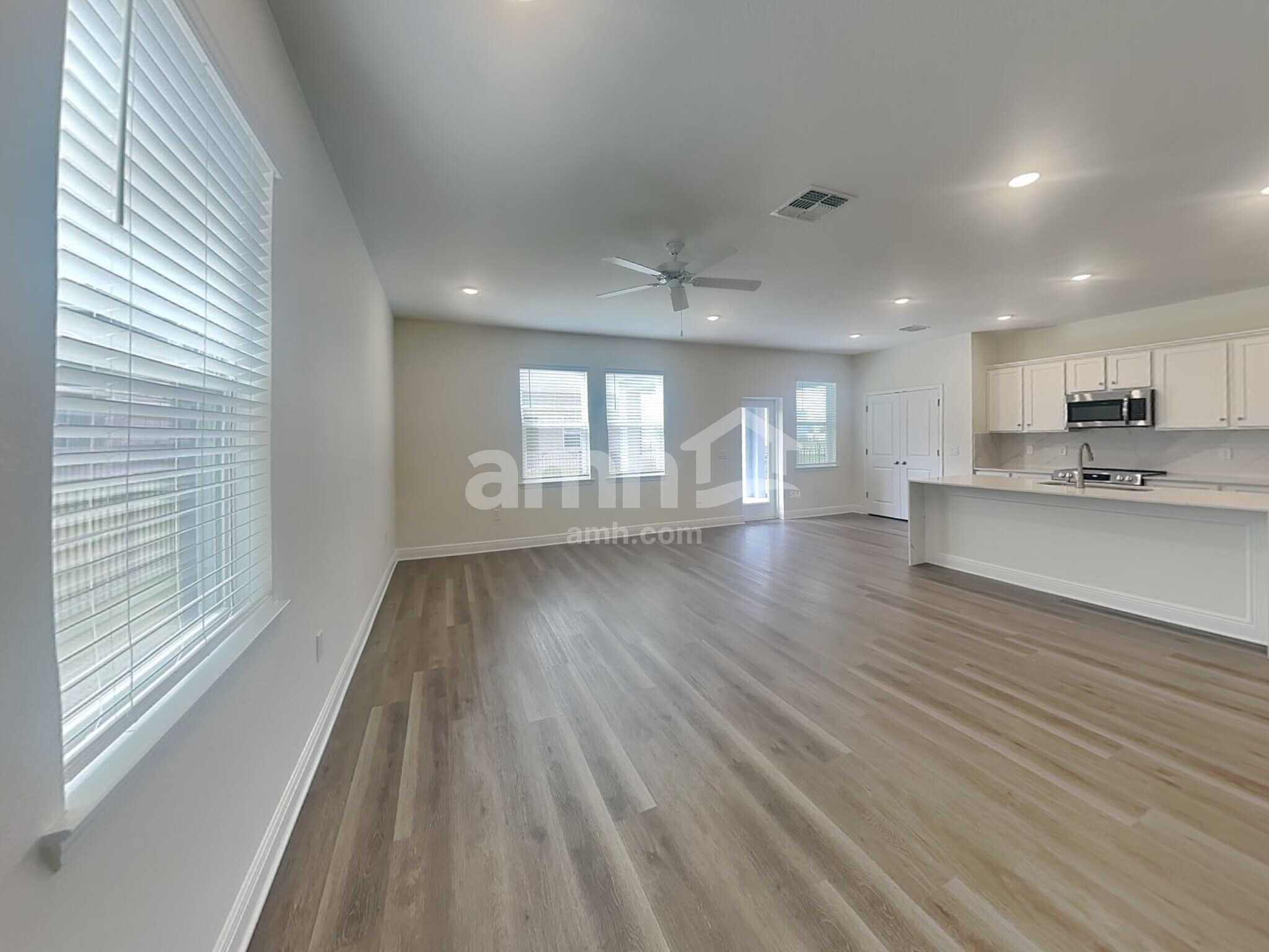 Building Photo - 5933 Sycamore Pl St