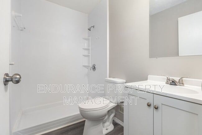 Building Photo - 4606 Glenway Ave