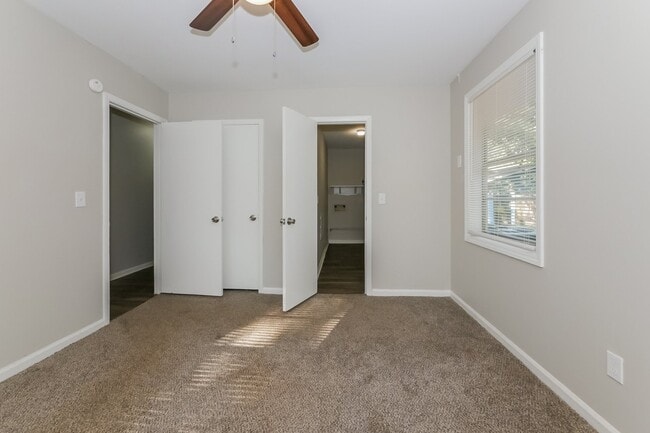 Building Photo - 2332 Watkins Dr