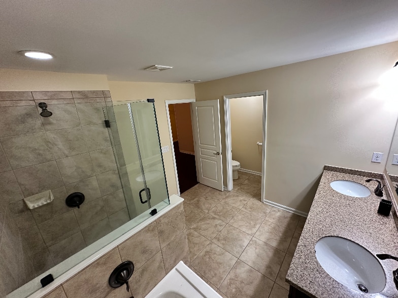 Building Photo - 1597 Trailview Way NE