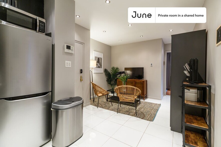 Building Photo - Room in Shared 4 bed/1 bath home in Upper West Side