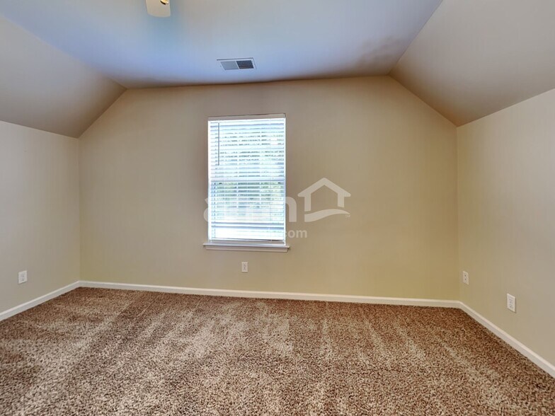 Building Photo - 4809 Wheatfield Dr