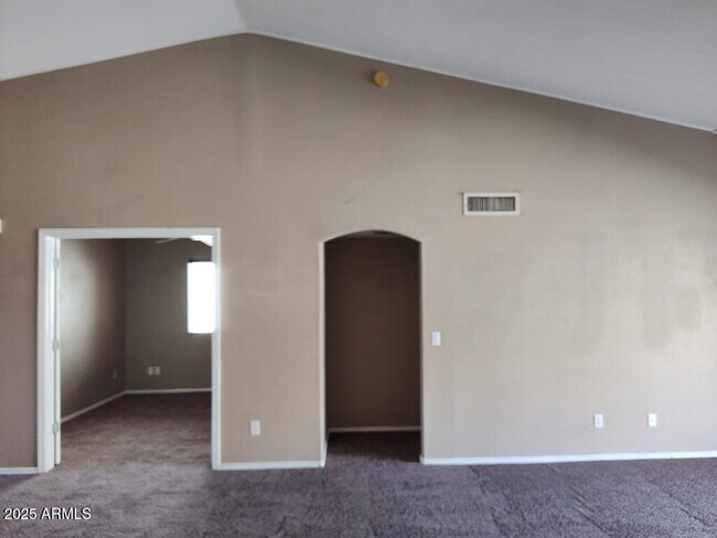 Building Photo - 11203 W Lawrence Ln