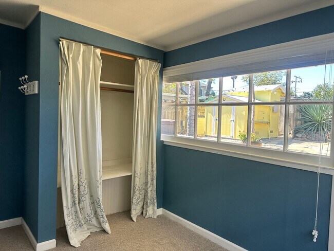 Building Photo - 721 37th Ave