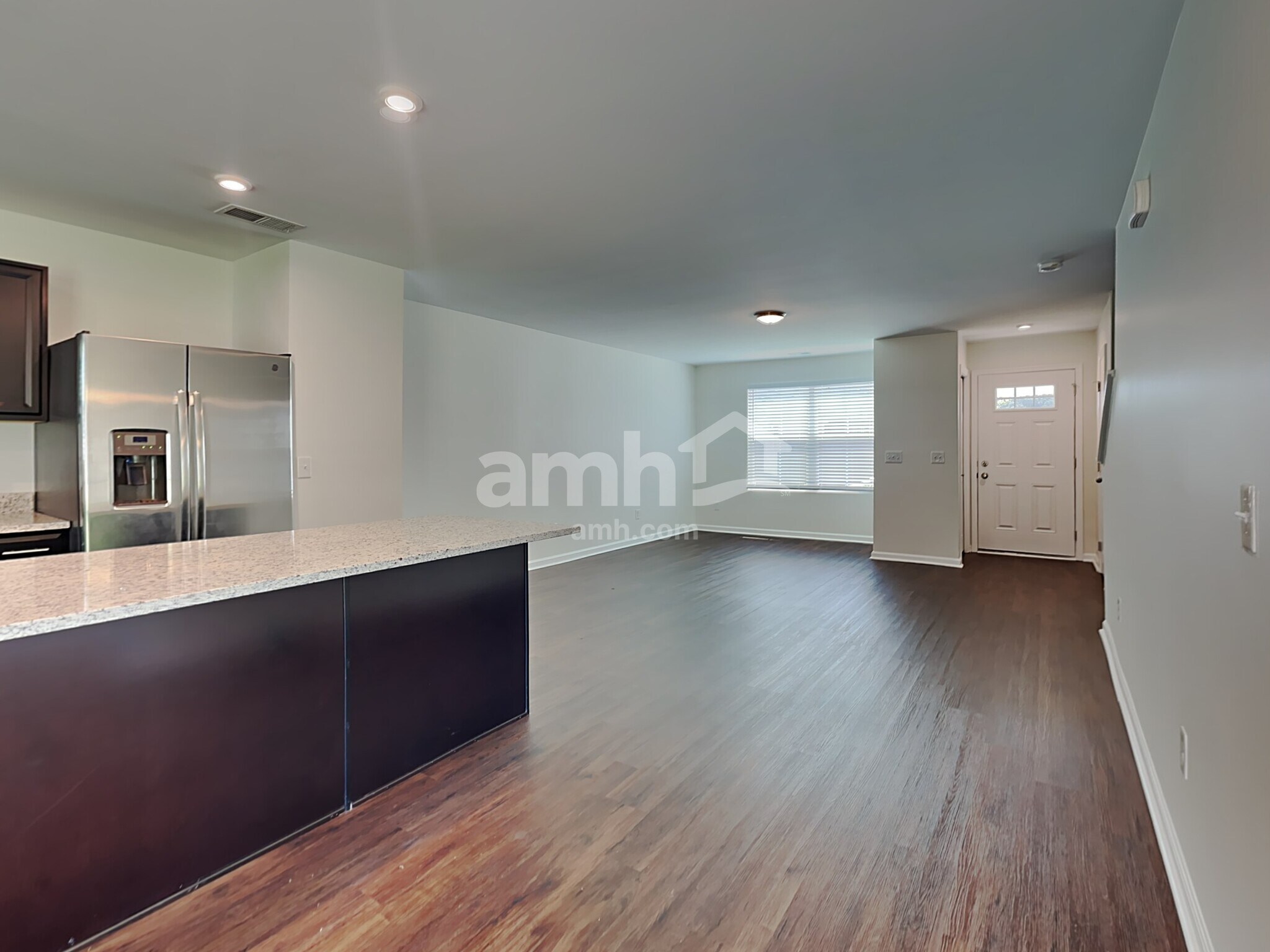 Building Photo - 204 Castlebrook Dr