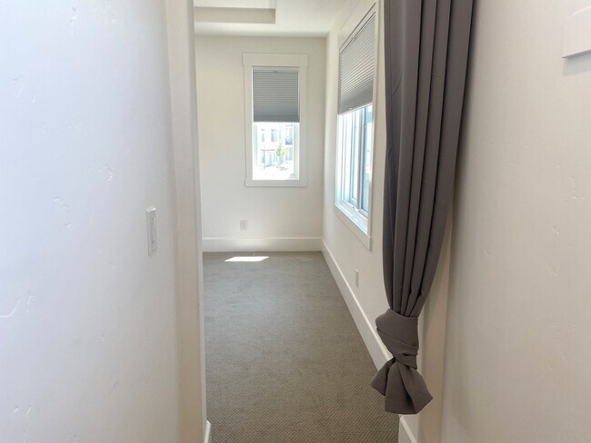 Building Photo - Wow! Custom Built Smart Home in Sutter Par...