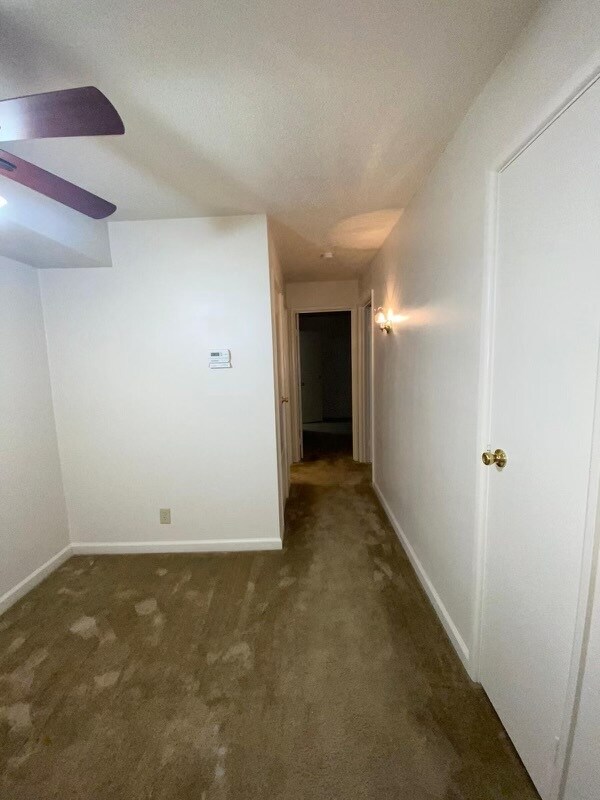 Building Photo - 5 Woodglen Apartment