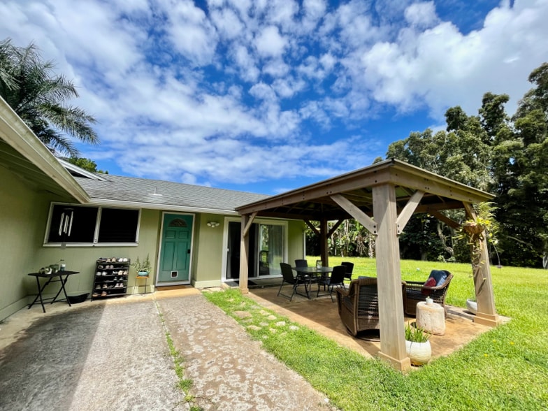 Building Photo - 6065A Kolopua St