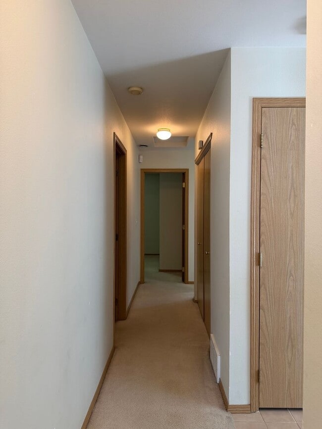 Building Photo - Everett 3 Bedroom Rambler